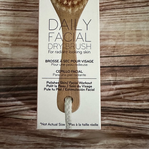 Daily Concepts Daily Facial Dry Brush - Picture 12 of 15